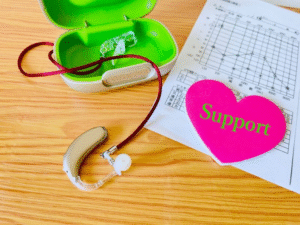 決算委員会報告　高齢者の「聞こえ」を支える-補聴器支援が広がっています